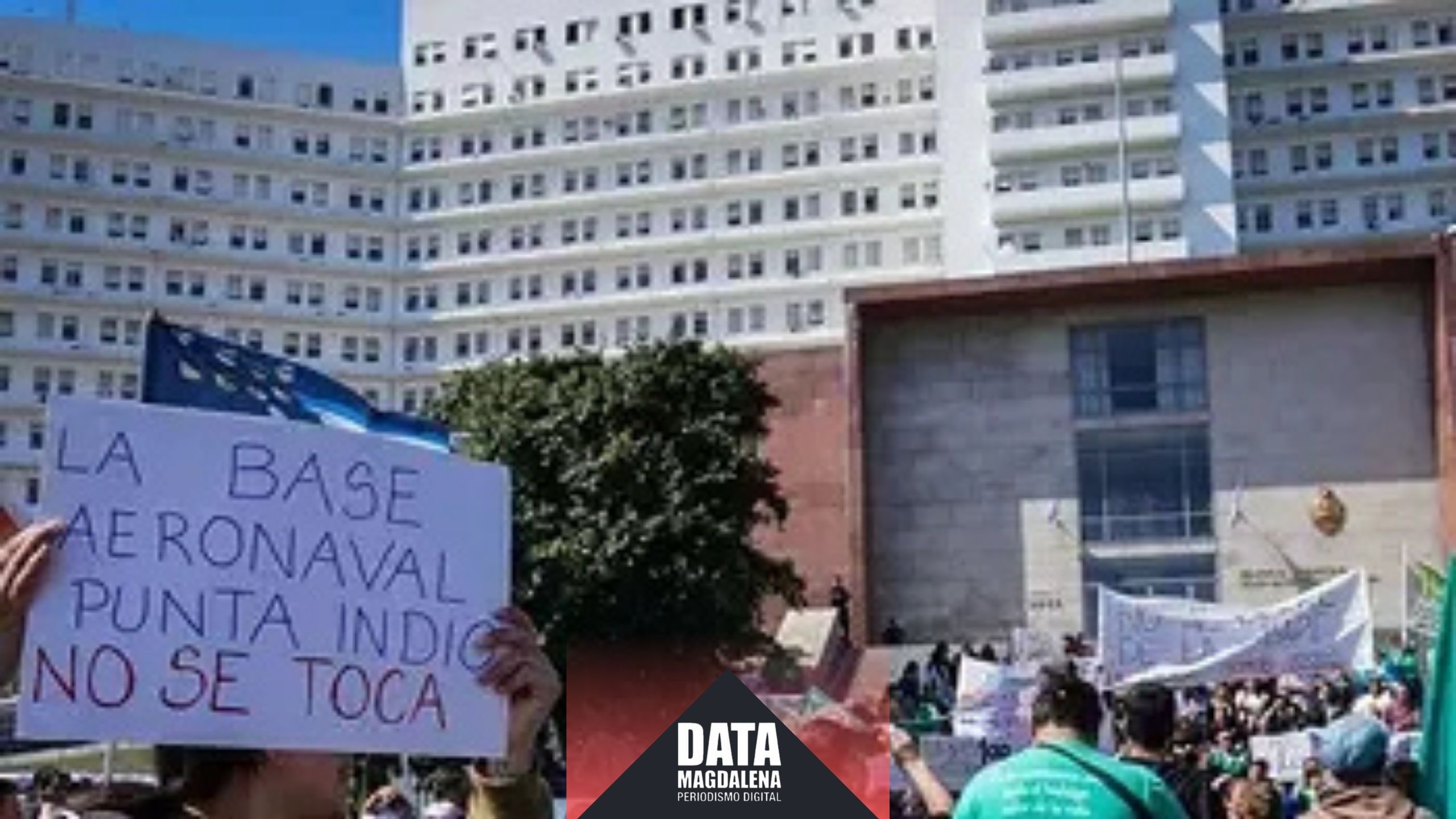Caravana partió de Punta Indio en rechazo al cierre de la base